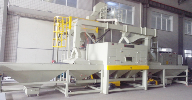 Fully automatic shot blasting cleaning machine for various types of steel plates